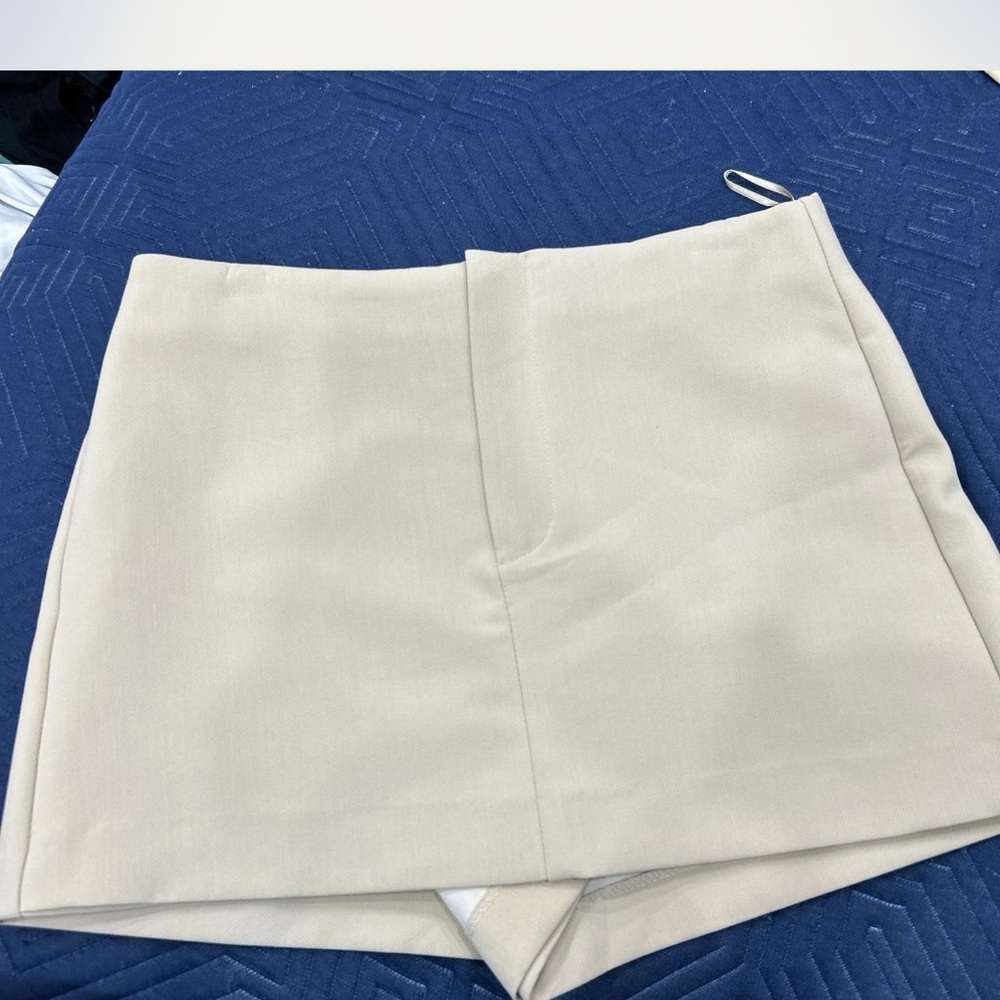 Size medium Zara skort